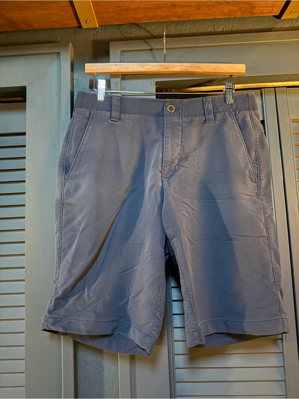 Under Armour Men’s Woven Performance Fabric Navy Blue Shorts 32